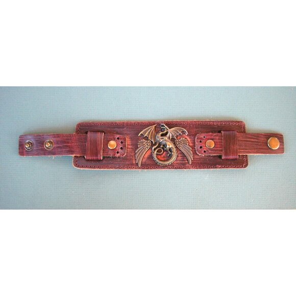 Dragon Embossed Leather Bracelet Metal Accents sz 6-7 - Picture 1 of 2